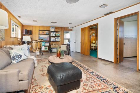 513 Harrington Avenue NE Renton WA 98056