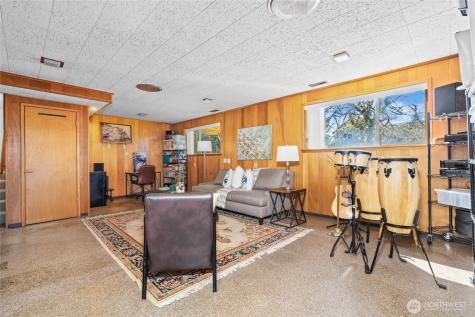 513 Harrington Avenue NE Renton WA 98056
