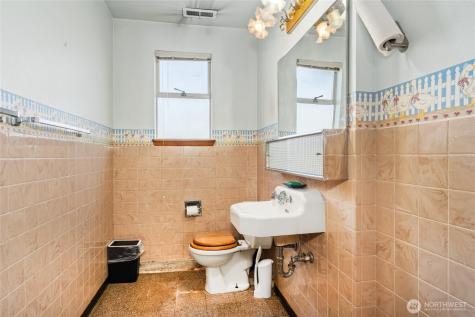 513 Harrington Avenue NE Renton WA 98056