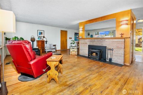 513 Harrington Avenue NE Renton WA 98056