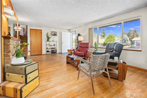 513 Harrington Avenue NE Renton WA 98056