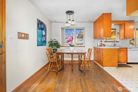 513 Harrington Avenue NE Renton WA 98056