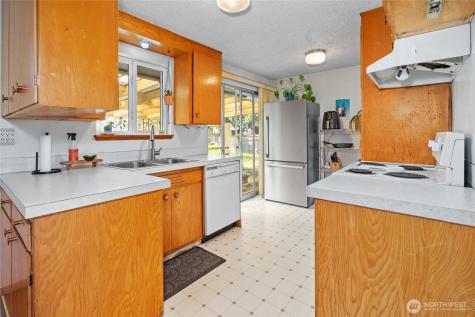 513 Harrington Avenue NE Renton WA 98056