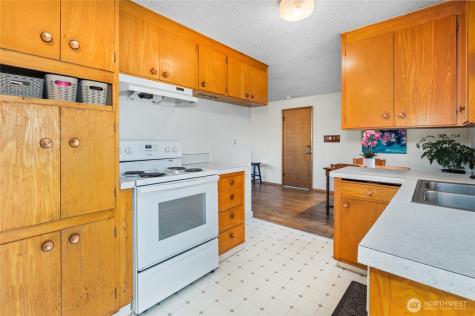 513 Harrington Avenue NE Renton WA 98056