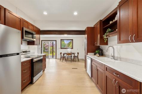 1851 NE Pacific Avenue NE Keyport WA 98345
