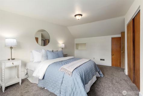 1851 NE Pacific Avenue NE Keyport WA 98345