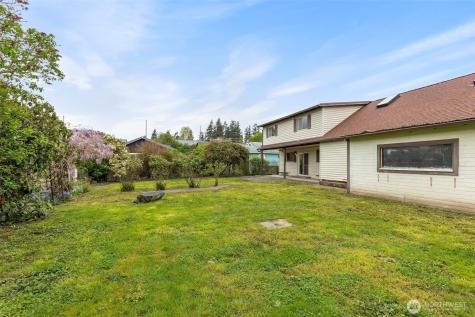1851 NE Pacific Avenue NE Keyport WA 98345
