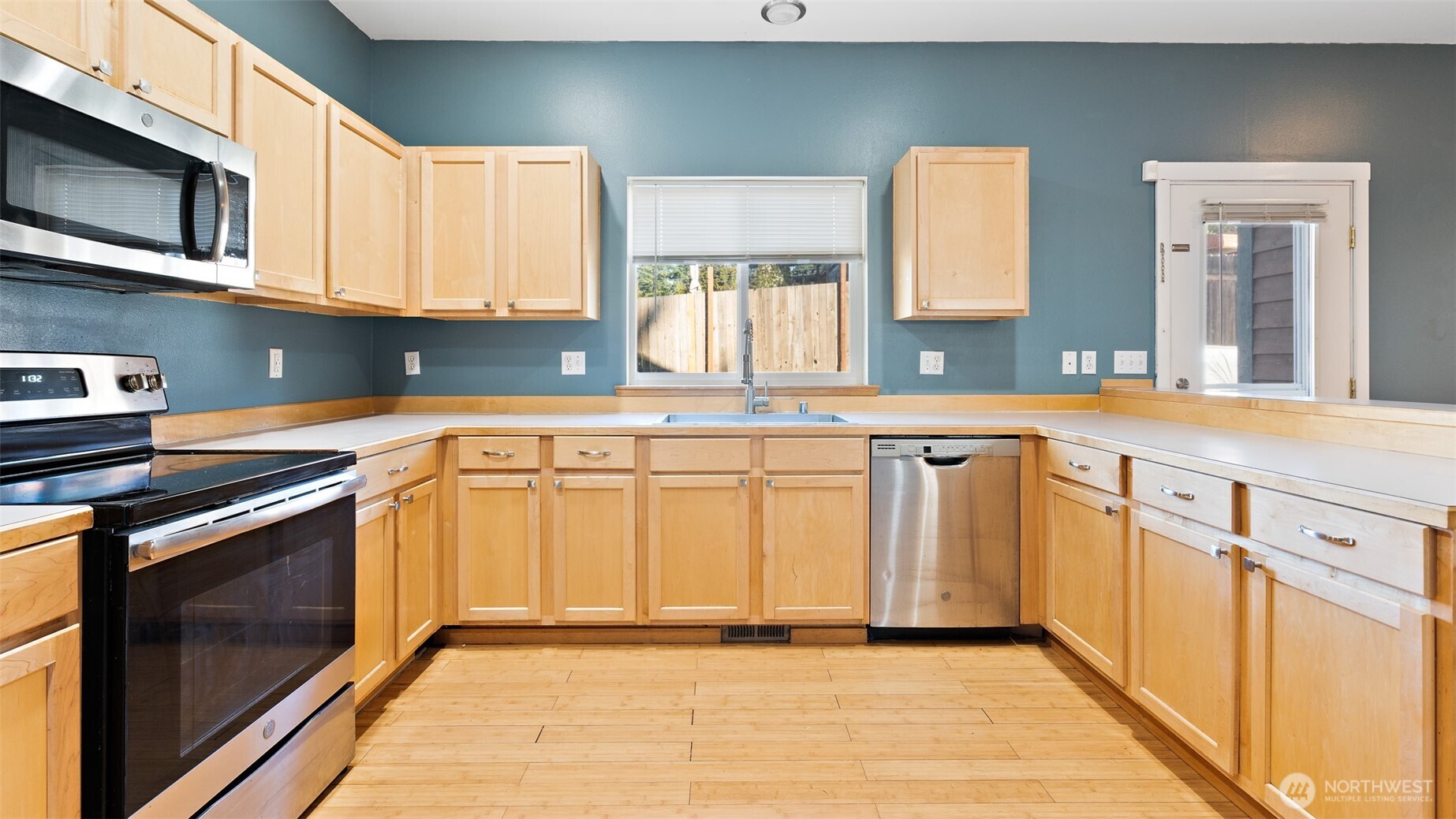 6726 NE Columbia Street Suquamish WA 98392