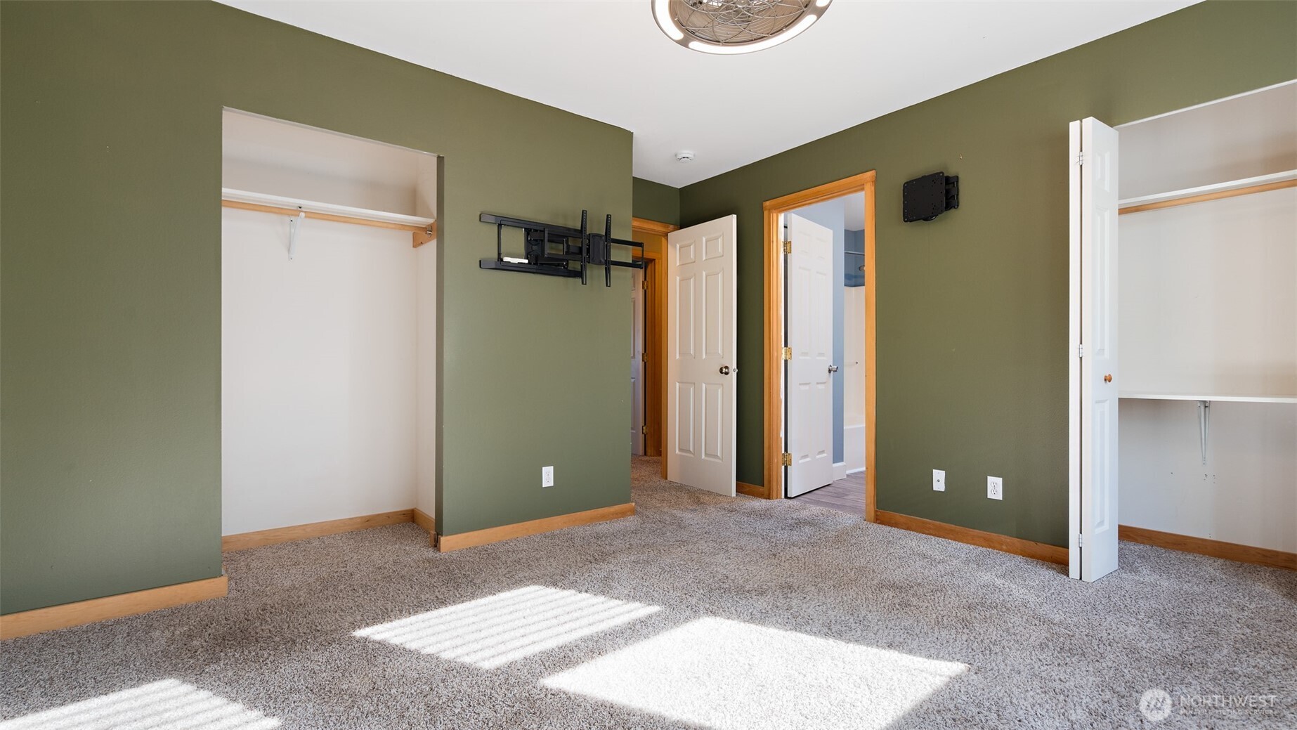 6726 NE Columbia Street Suquamish WA 98392