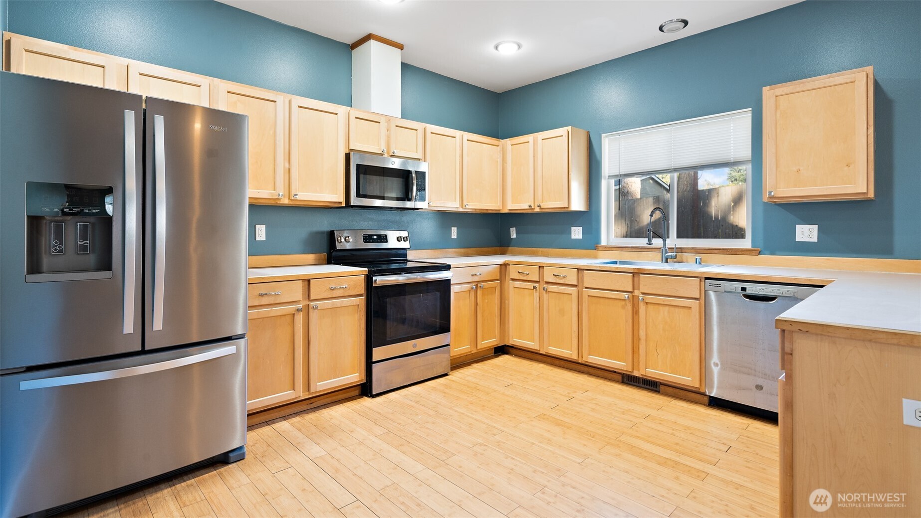 6726 NE Columbia Street Suquamish WA 98392