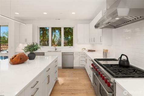 11407 NE 103rd Place Kirkland WA 98033