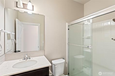 1533 27th Street NW Puyallup WA 98371