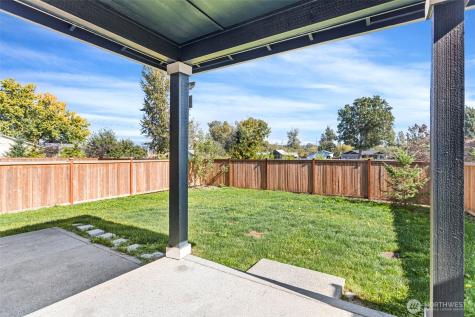 1533 27th Street NW Puyallup WA 98371