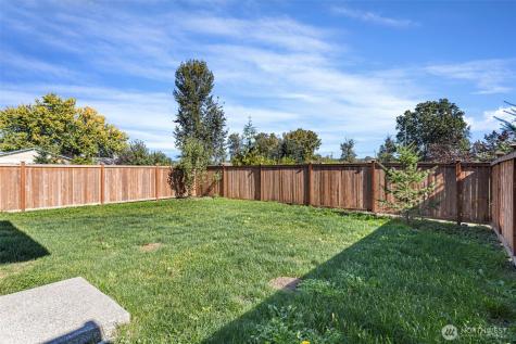 1533 27th Street NW Puyallup WA 98371
