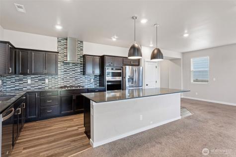 1533 27th Street NW Puyallup WA 98371