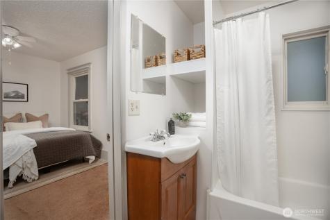 205 Brandywine Avenue Dupont WA 98327