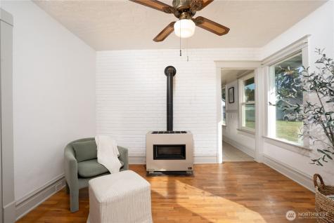 205 Brandywine Avenue Dupont WA 98327