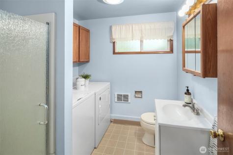 5621 178th Place SW Lynnwood WA 98037