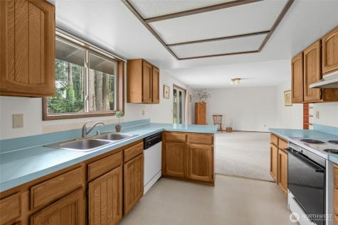 2068 Pine Wood Way Oak Harbor WA 98277
