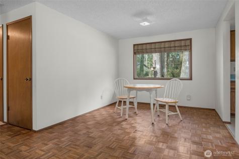 2068 Pine Wood Way Oak Harbor WA 98277