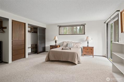 2068 Pine Wood Way Oak Harbor WA 98277