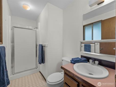 2068 Pine Wood Way Oak Harbor WA 98277