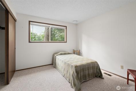 2068 Pine Wood Way Oak Harbor WA 98277