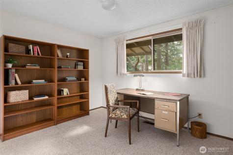 2068 Pine Wood Way Oak Harbor WA 98277