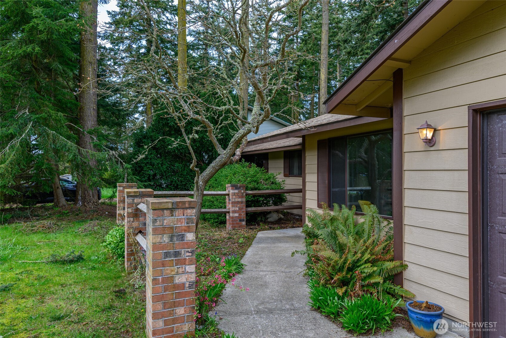 2068 Pine Wood Way Oak Harbor WA 98277