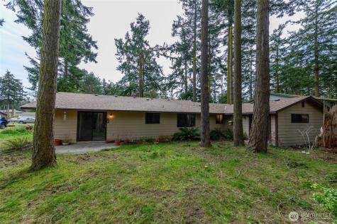 2068 Pine Wood Way Oak Harbor WA 98277