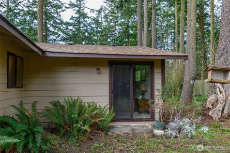 2068 Pine Wood Way Oak Harbor WA 98277