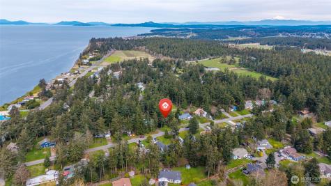 2068 Pine Wood Way Oak Harbor WA 98277