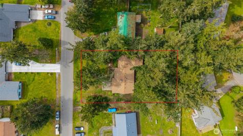 2068 Pine Wood Way Oak Harbor WA 98277