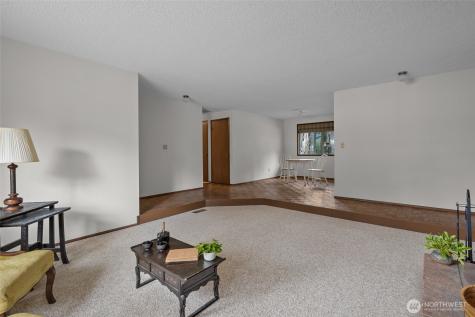 2068 Pine Wood Way Oak Harbor WA 98277