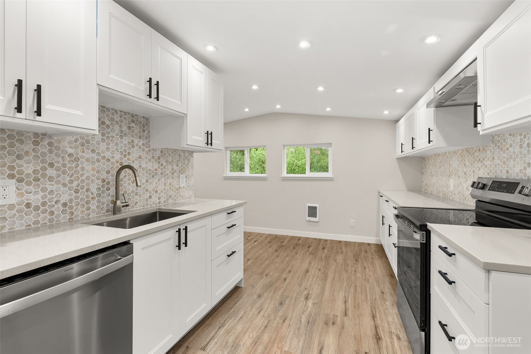 1642 State Route 105 Grayland WA 98547