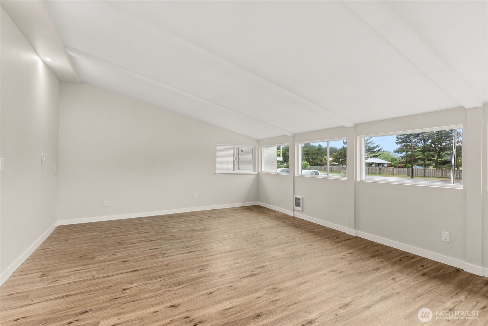 1642 State Route 105 Grayland WA 98547