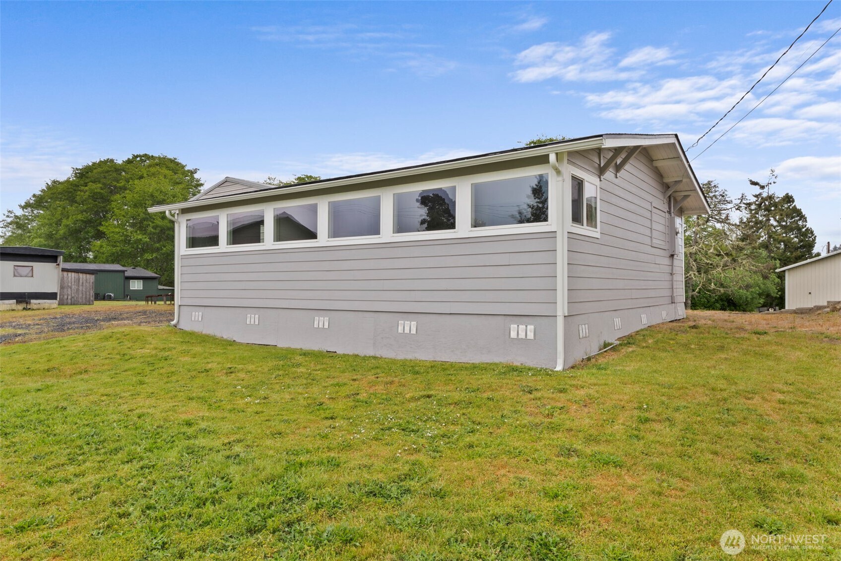 1642 State Route 105 Grayland WA 98547