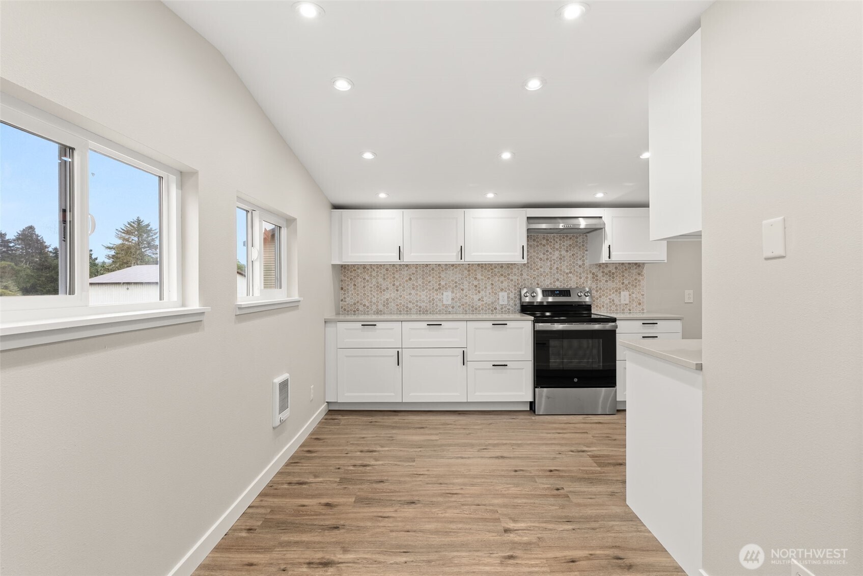 1642 State Route 105 Grayland WA 98547