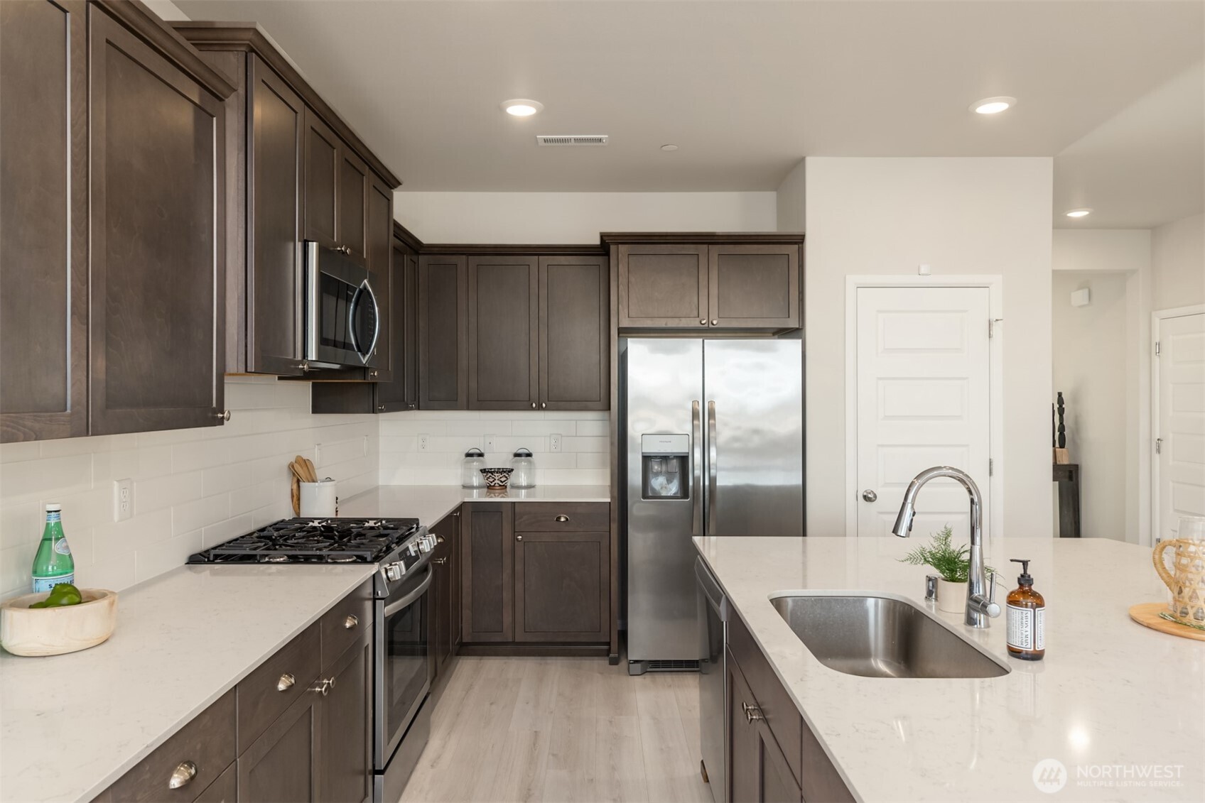 1162 Panoramic Loop Bremerton WA 98312