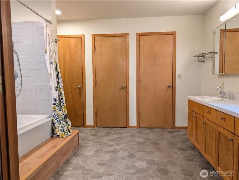 795 SE Greenhill Road Pullman WA 99163