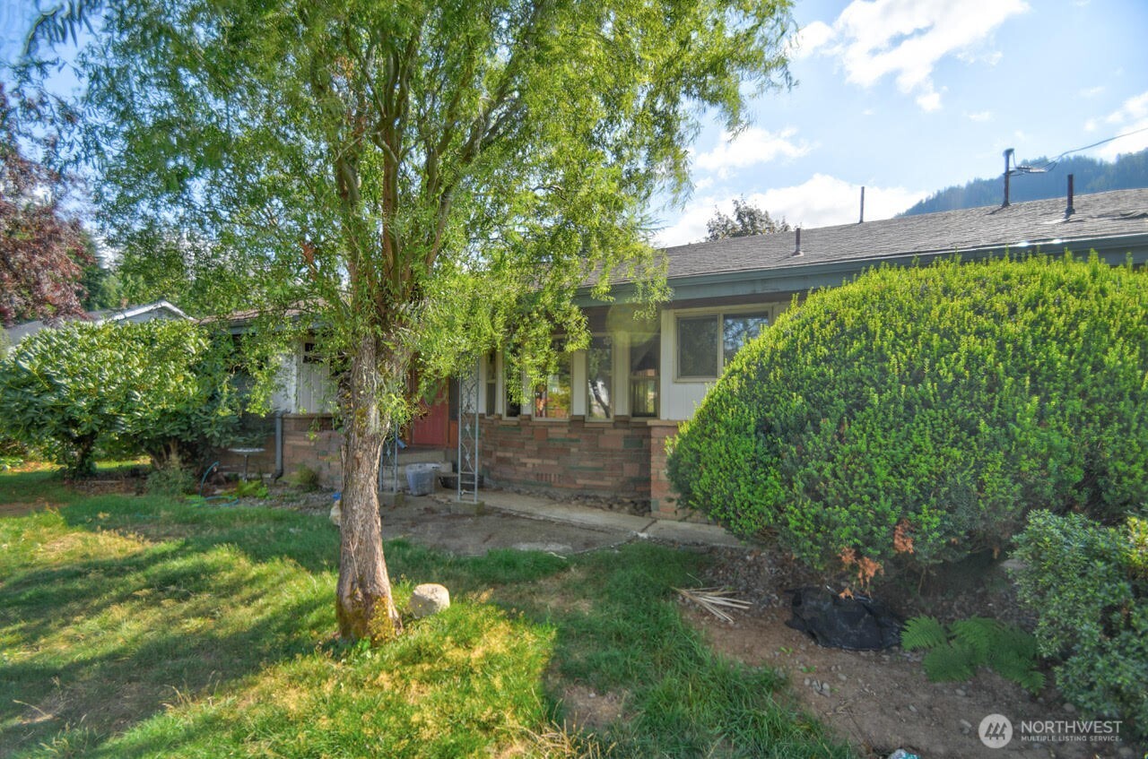 102 E Adams Avenue Morton WA 98356