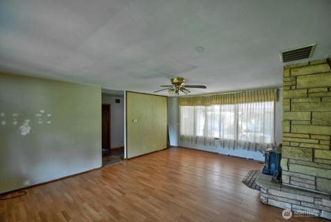 102 E Adams Avenue Morton WA 98356