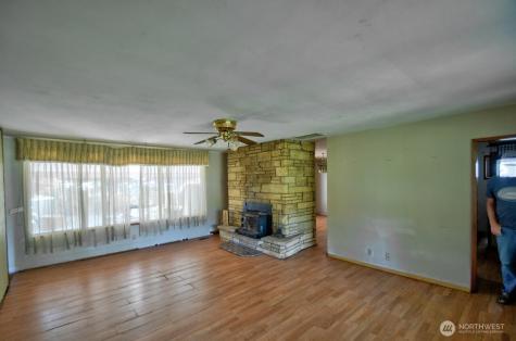 102 E Adams Avenue Morton WA 98356