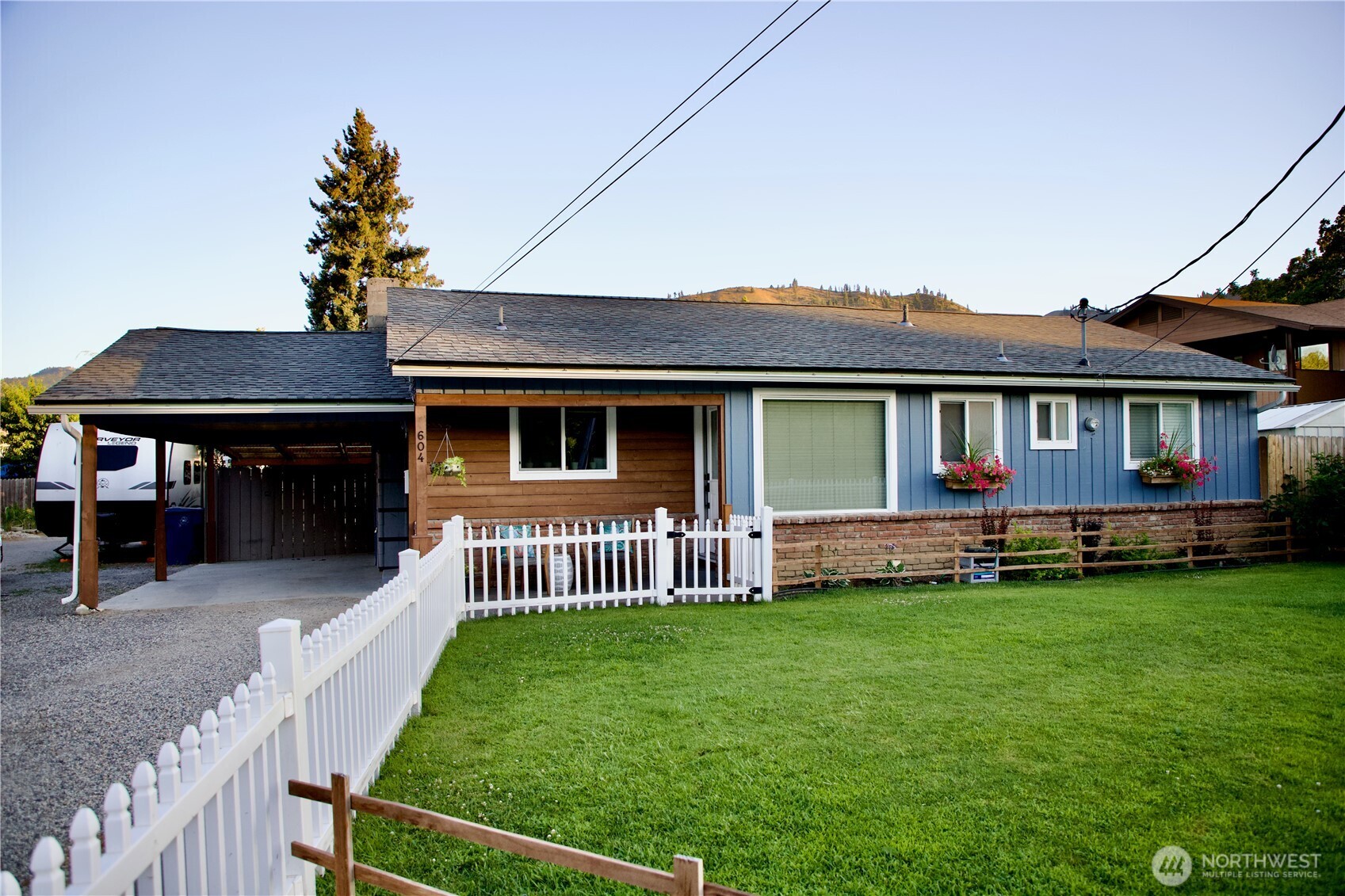 604 Pioneer Avenue Cashmere WA 98815