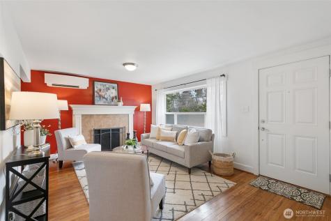 6325 42nd Avenue SW Seattle WA 98136