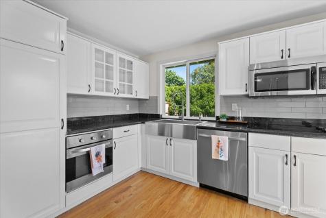 3715 NE 10th Court Renton WA 98056