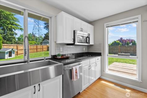 3715 NE 10th Court Renton WA 98056