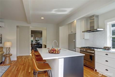 1611 10th Avenue W Seattle WA 98119