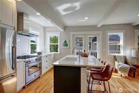 1611 10th Avenue W Seattle WA 98119
