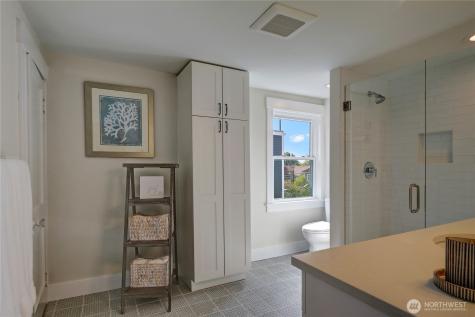 1611 10th Avenue W Seattle WA 98119